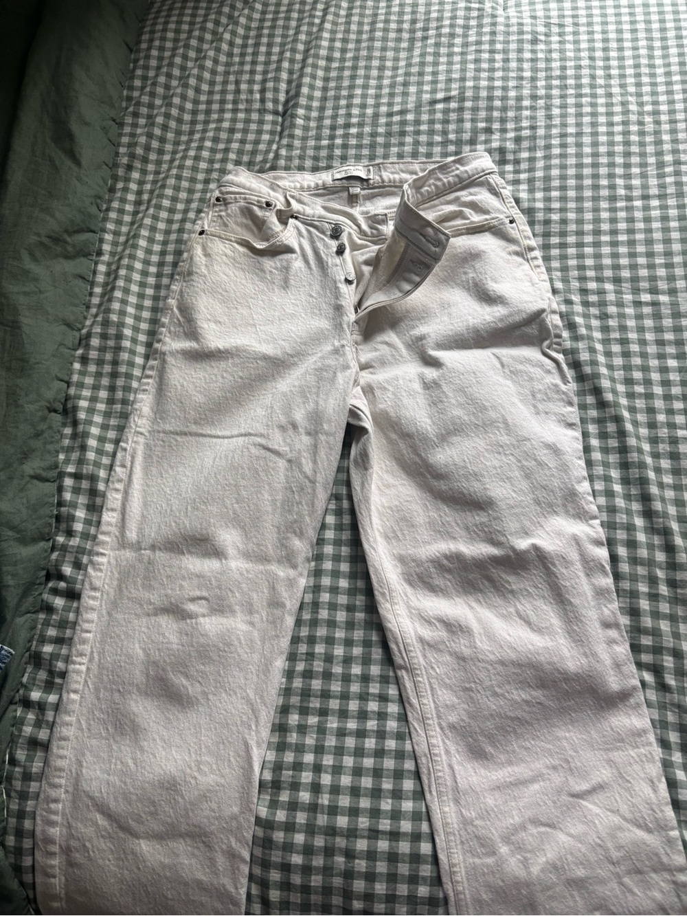 Abercrombie & Fitch Cream High-Rise Curve Love Jeans